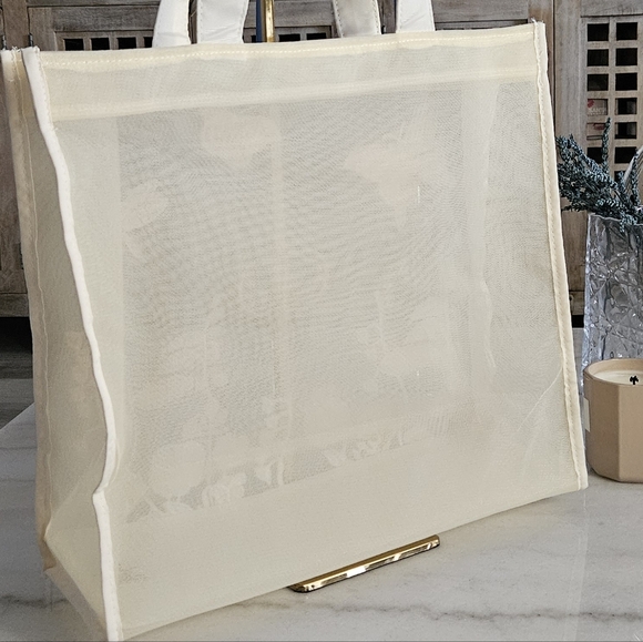 Christian Dior Beauty Butterfly Embroidered Mesh Tote – Gift With Purchase - Picture 8 of 14